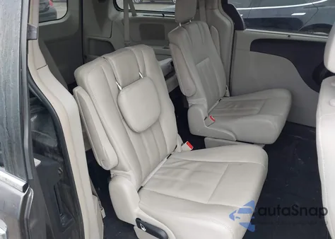 2016 Chrysler Town & Country Touring from USA, damaged, VIN 2C4RC1BG1GR246876